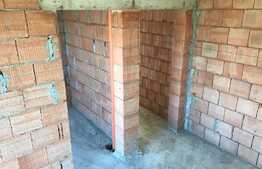 Casa de vanzare, 127 mp, 472 mp teren, 33 ml front, utilitati la front