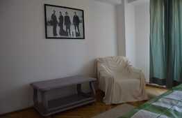 Apartament 4 camere, 90 mp, decomandat, zona Piata Cipariu
