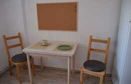 Apartament 4 camere, 90 mp, decomandat, zona Piata Cipariu