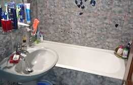 Apartament 2 camere, etaj intermediar, parcare, zona Casa Piratilor