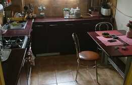 Apartament 2 camere, etaj intermediar, parcare, zona Casa Piratilor