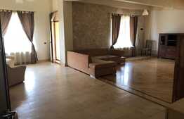 Apartament cu 4 camere, etaj intermediar, imobil tip vila, zona strazii Donath 