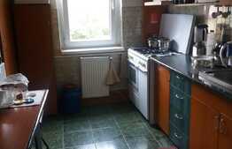 Apartament 4 camere, 81 mp, decomandat, zona Hotel Premier