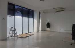 Spatiu comercial, 80 mp, vitrina!