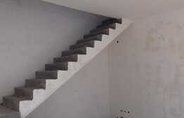 Casa de vanzare, 300 mp, 418 mp teren, zona de case!