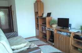 Apartament 2 camere, etaj intermediar, parcare, zona Petrom Baciu