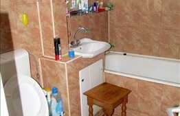 Apartament de vanzare in zona Coloane, 2 camere semidecomandate, 46 mp