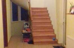 Casa din padure, 270 mp, 1.600 mp teren, zona de vile, panorama!