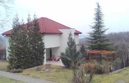 Casa din padure, 270 mp, 1.600 mp teren, zona de vile, panorama!