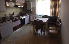 Apartament 3 camere, etaj intermediar, parcare, zona Petrom