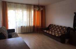 Apartament 3 camere, etaj intermediar, parcare, zona Petrom