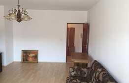 Apartament 3 camere, etaj intermediar, parcare, zona Petrom