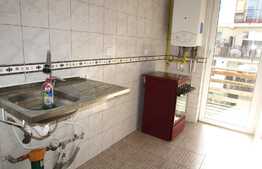 Garsoniera decomandata, 34 mp, terasa de 10 mp, zona strazii Eroilor!