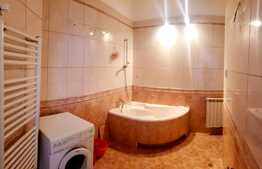 De vanzare apartament 4 camere, 130 mp, zona Piata Unirii