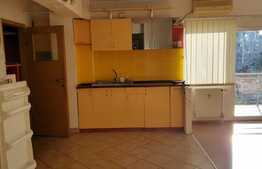 Apartament 4 camere, 105 mp, balcon, parcare, A.C., zona Farmec