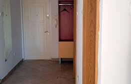 Apartament 4 camere, 105 mp, balcon, parcare, A.C., zona Farmec