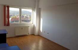 Apartament 4 camere, 105 mp, balcon, parcare, A.C., zona Farmec