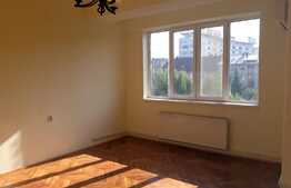 Apartament 3 camere, 95 mp, decomandat, A.C. , zona Piata Mihai Viteazu