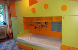 Apartament 3 camere, 60 mp, decomandat, parcare zona Mercur