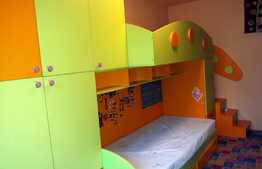 Apartament 3 camere, 60 mp, decomandat, parcare zona Mercur