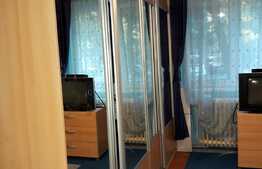 Apartament 3 camere, 60 mp, decomandat, parcare zona Mercur