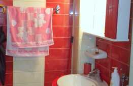 Apartament 3 camere, decomandat, 69 mp, boxa, zona strazii Bucuresti