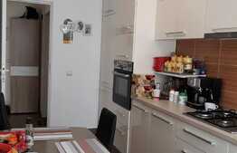 Apartament 2 camere, decomandat, 55 mp, parcare, zona Vivo