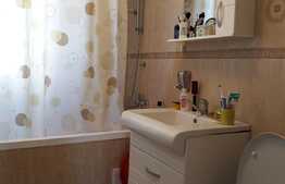 Apartament 2 camere, decomandat, 55 mp, parcare, zona Vivo