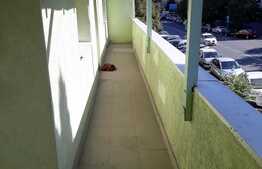 Apartament 3 camere, decomandat, 64 mp, zona strazii Bucuresti