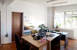 Apartament 3 camere, 93 mp utili, parcare, imobil de tip vila!