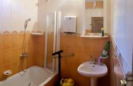 Apartament 3 camere, 93 mp utili, parcare, imobil de tip vila!