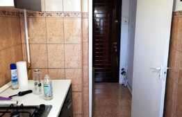 Apartament 3 camere, 54 mp, semidecomandat, zona Profi