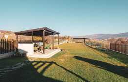 Casa cu 1200 mp teren, 4 camere, mobilata si utilata!