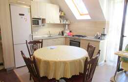 Vanzare 3 camere, 61 mp! Parcare! Zona strazii Florilor!