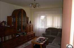 Apartament cu 2 camere pe strada Plopilor.