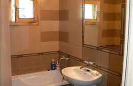 Apartament cu 2 camere pe strada Plopilor.