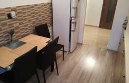 Apartament cu 3 camere, 65 mp, decomandat, zona Big