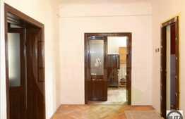 Casa 6 camere, 300 mp, 3400 mp teren, parcare, zona strazii Traian Vuia