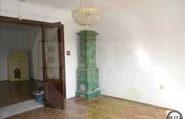 Casa 6 camere, 300 mp, 3400 mp teren, parcare, zona strazii Traian Vuia