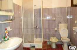 Casa 6 camere, 300 mp, 3400 mp teren, parcare, zona strazii Traian Vuia