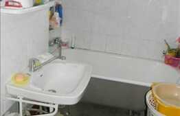 Apartament de vanzare cu 3 camere, finisat clasic