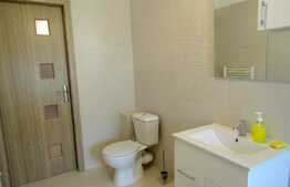 Vanzare 3 camere, 56 mp! Parcare! Zona strazii Florilor!