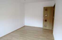 Vanzare 3 camere, 56 mp! Parcare! Zona strazii Florilor!