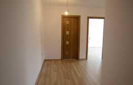 Vanzare 3 camere, 56 mp! Parcare! Zona strazii Florilor!