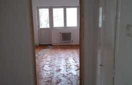 Apartament 3 camere decomandat, 70 mp utili, boxa, zona Casa Piratilor.