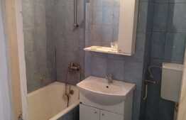 Apartament 3 camere decomandat, 70 mp utili, boxa, zona Casa Piratilor.