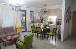 Apartament 3 camere, 72 mp, gradina 150 mp, boxa,parcare,zona strazii Sub Cetate !