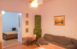 Apartament in imobil de tip casa, 3 camere, 64 mp, zona Piata Cipariu