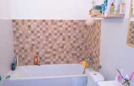 Apartament in imobil de tip casa, 3 camere, 64 mp, zona Piata Cipariu