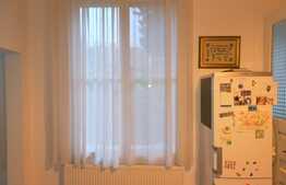 Apartament in imobil de tip casa, 3 camere, 64 mp, zona Piata Cipariu